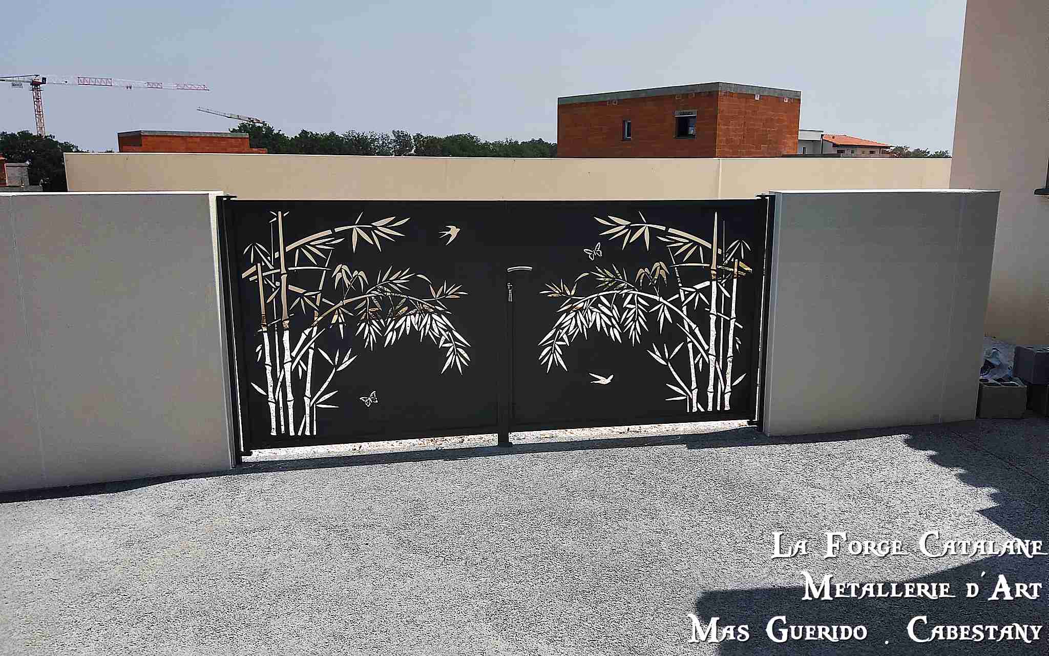 portail  motif roseaux decoupe au laser forge catalane.jpg